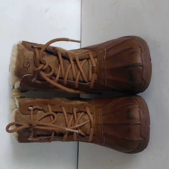 UGG Boots - Picture 2 of 11